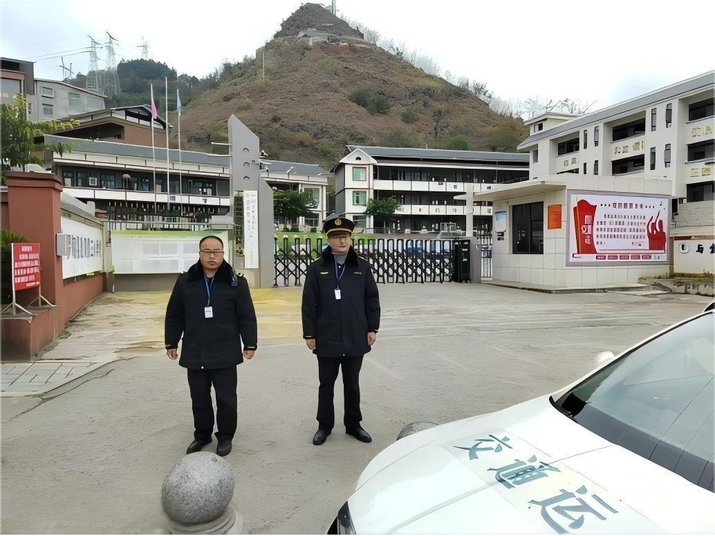 贵州罗甸：整治校园周边环境 保障学生安全出行