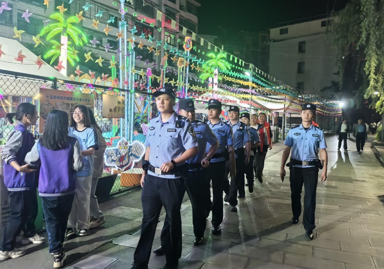六盘水六枝公安持续加强高考后社会治安秩序维护工作