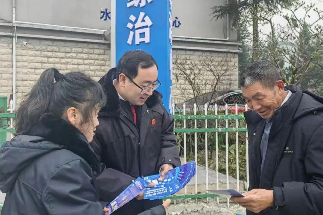 六盘水法院系统积极参与综治中心规范化建设