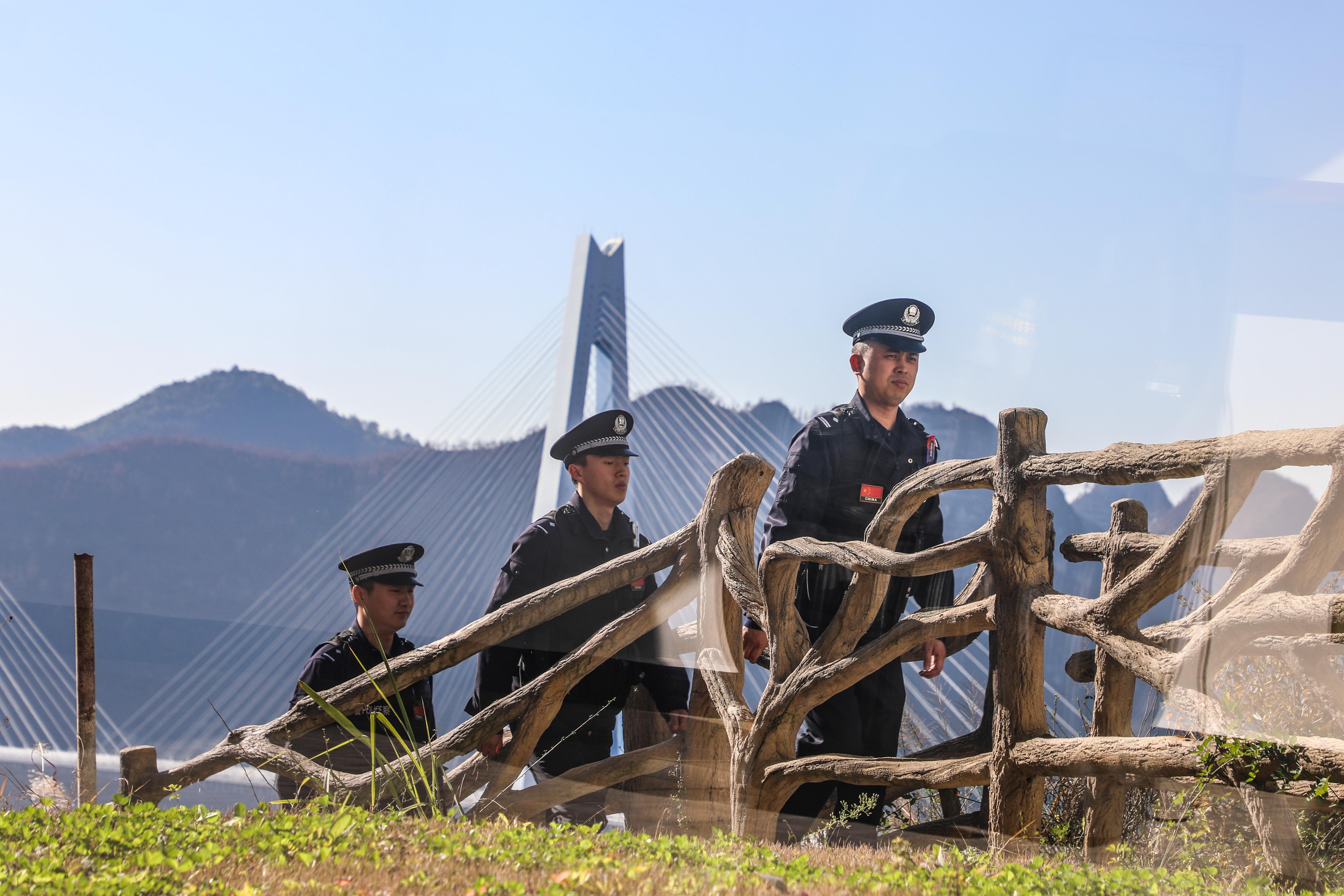 贵州平塘公安护航文旅产业“大发展”