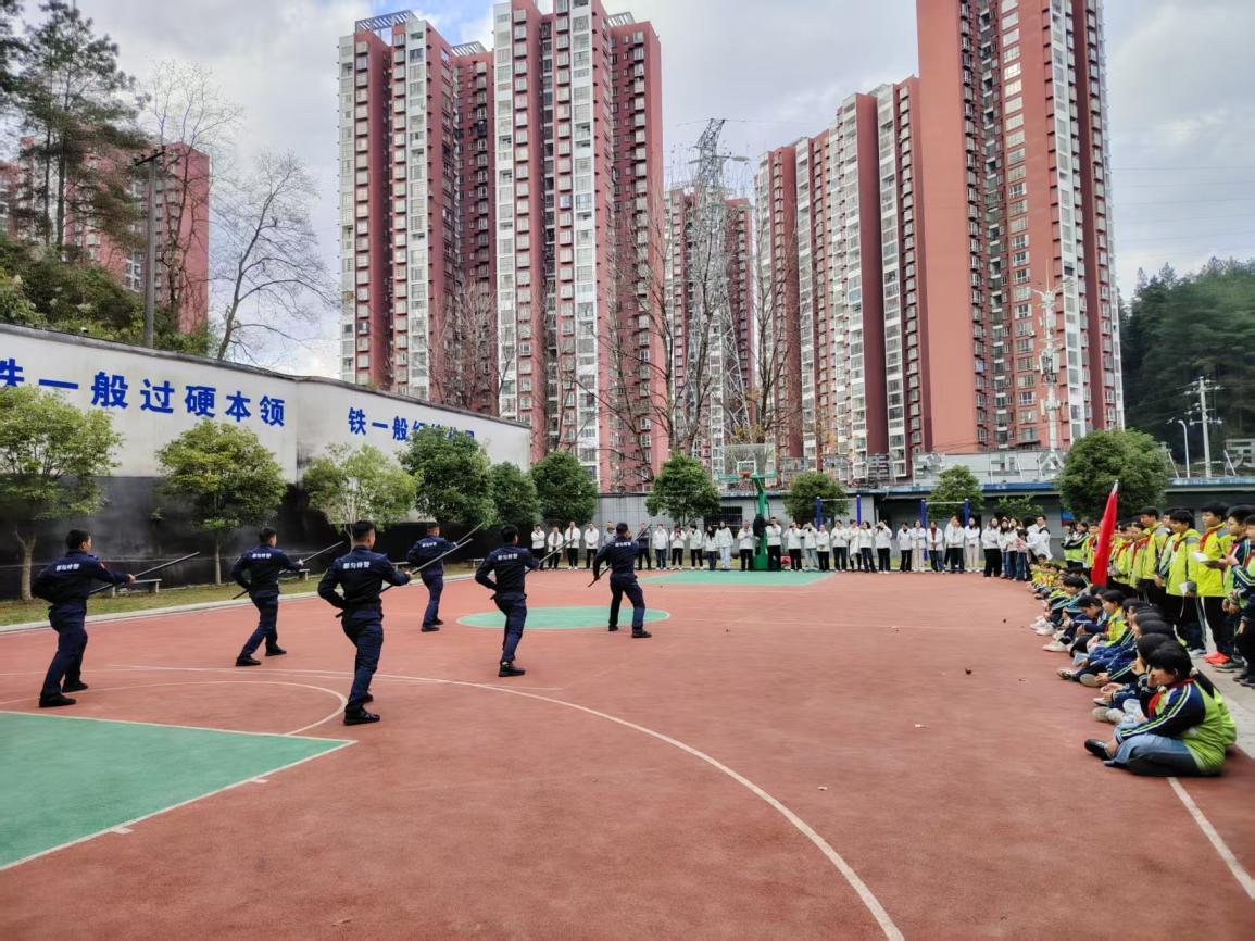 贵州都匀公安开展“警营开放日”活动