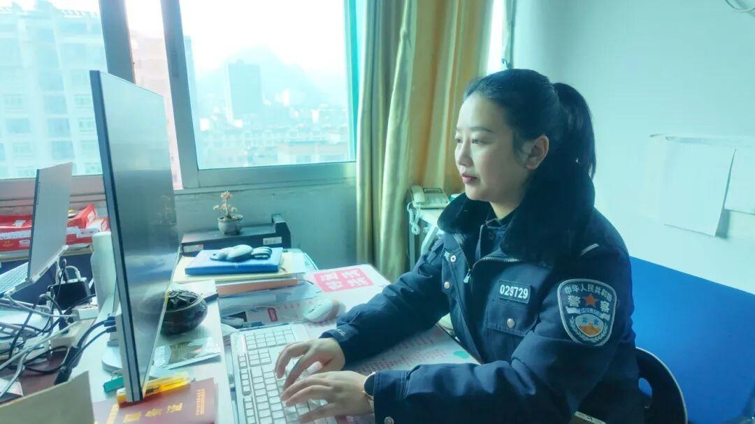 图1李欣宏工作场景.jpg
