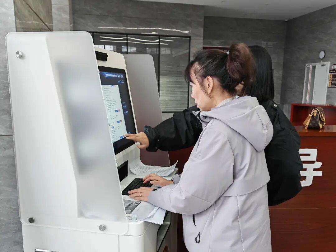 图1 莫女士使用诉状智能生成系统.jpg
