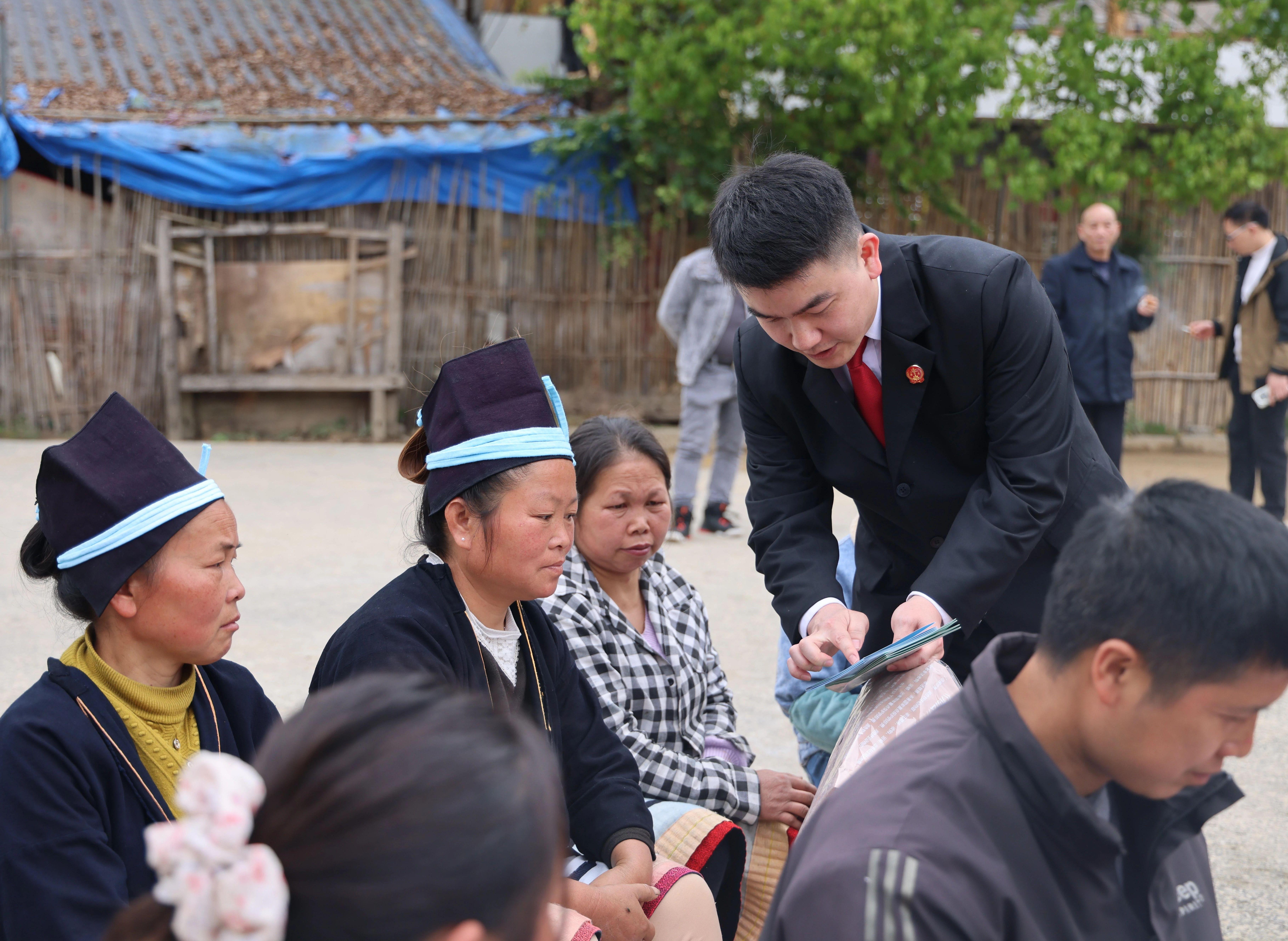 黔南多地法院开展普法宣传活动 共筑野生鸟类保护法治防线