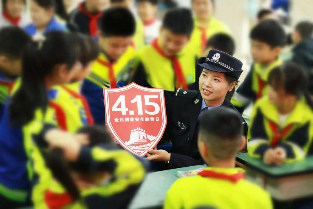 图2 国家安全教育专题宣讲活动现场.jpg