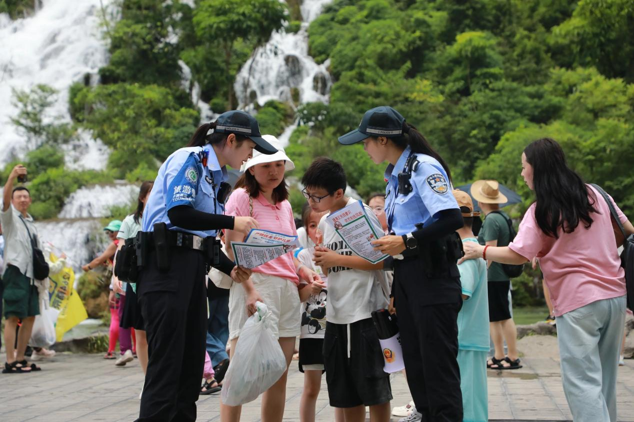 黔南州“民法典宣传月”活动热潮涌动