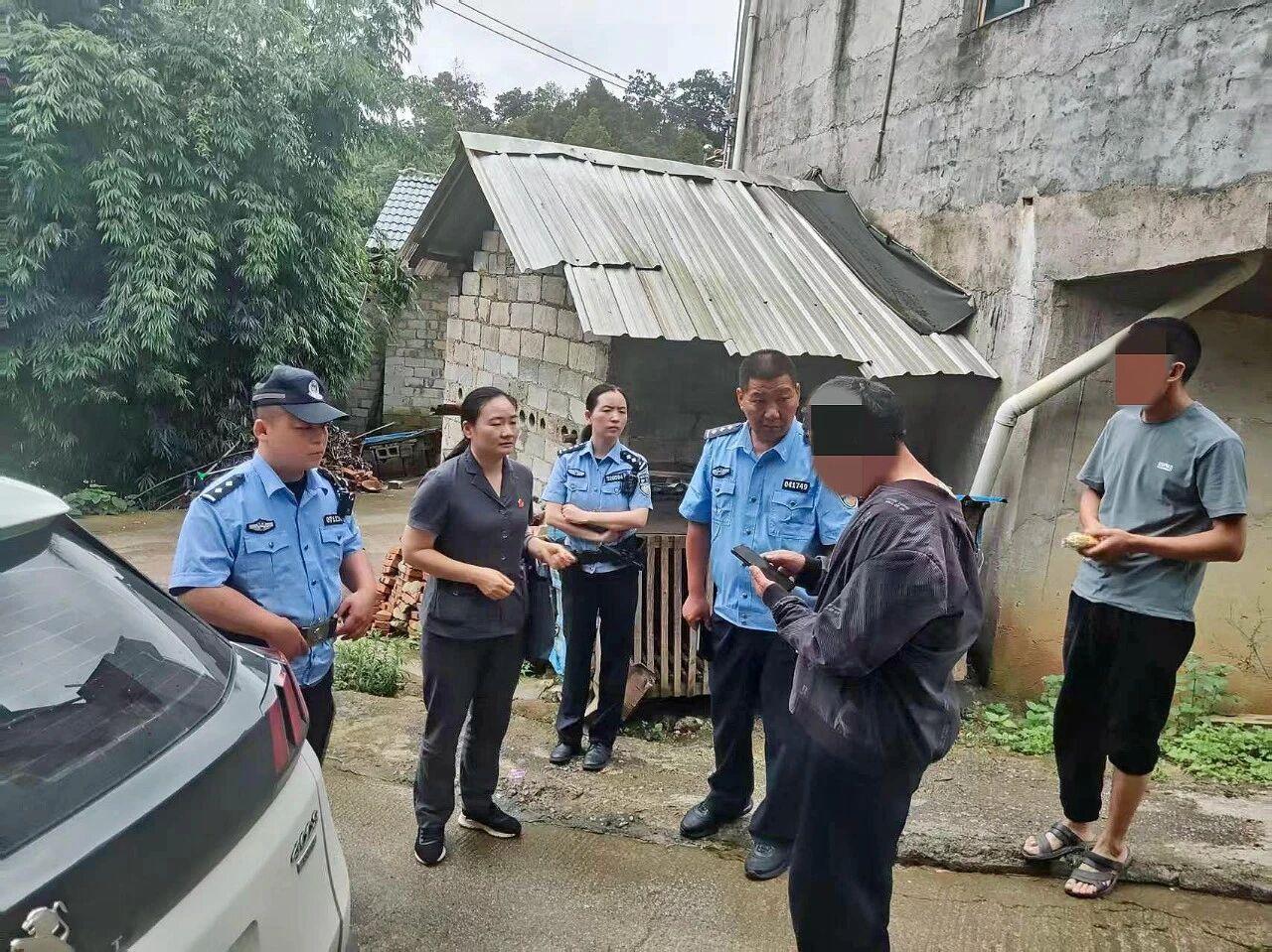 图1 执行干警现场开展调查.jpg