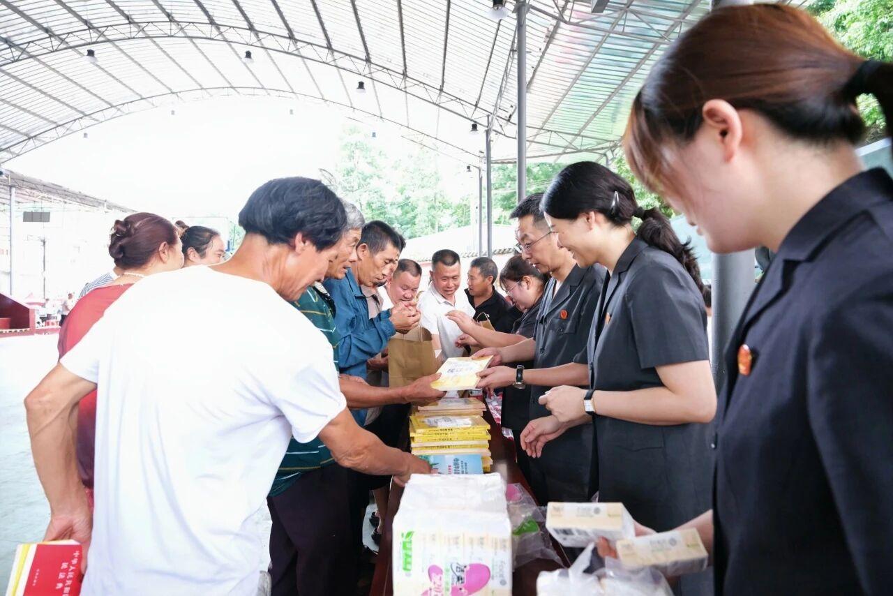 图1 活动现场.jpg 图1 活动现场.jpg