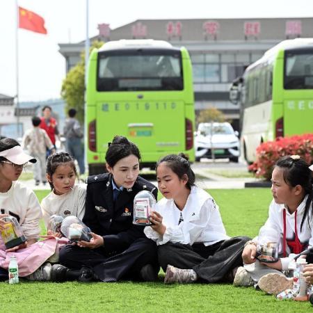 http://www.legaldaily.com.cn/Youth_and_Law/content/2026-04/14/content_9373353.html