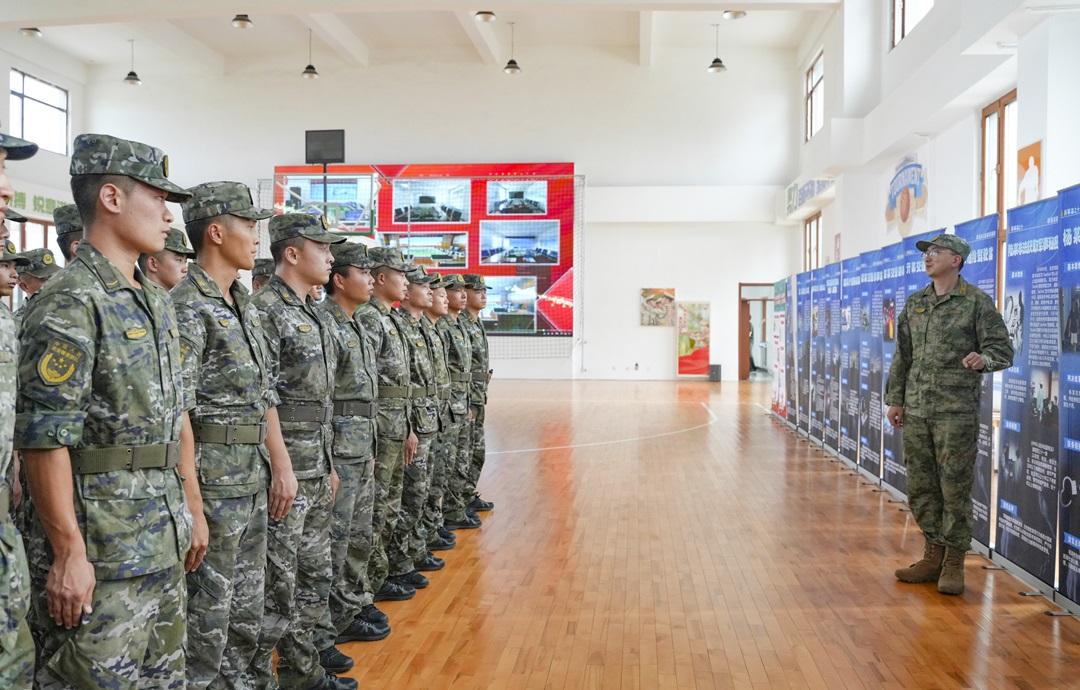 服务部队 9279091_824d04c8-b7ff-47fd-b86b-00c4cbb3d09f.jpg