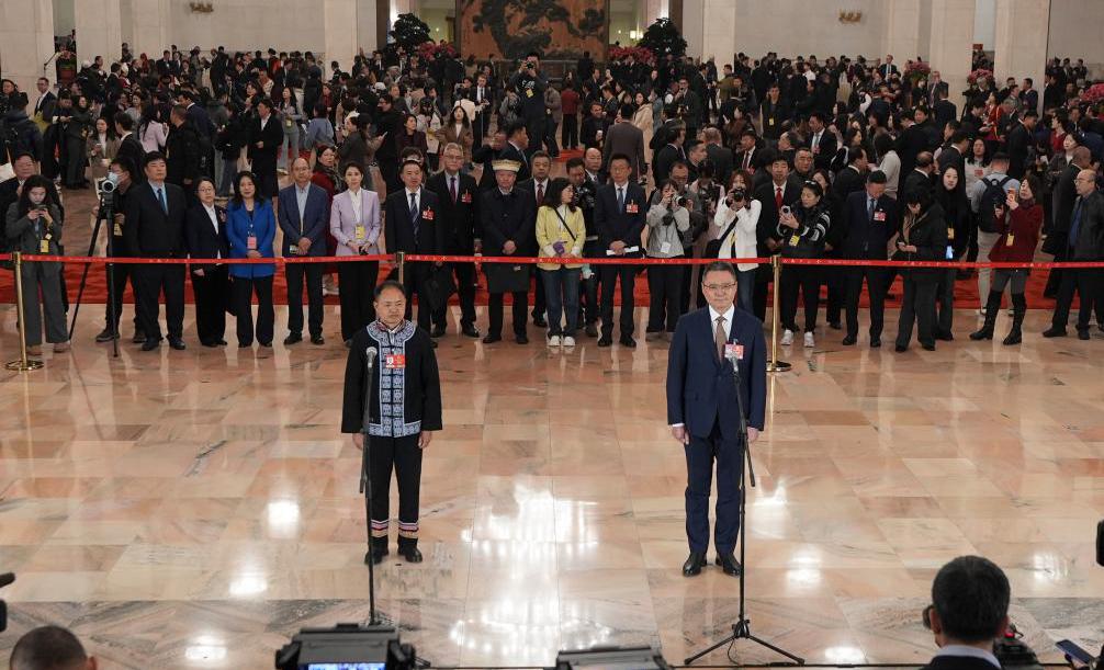 十四届全国人大四次会议首场“代表通道”集中采访活动举行