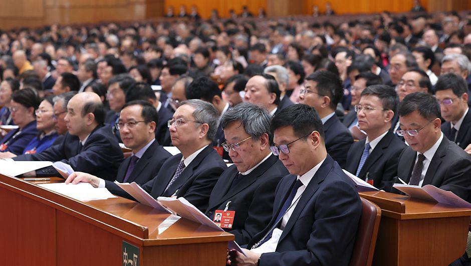 全国政协十四届四次会议举行第二次全体会议
