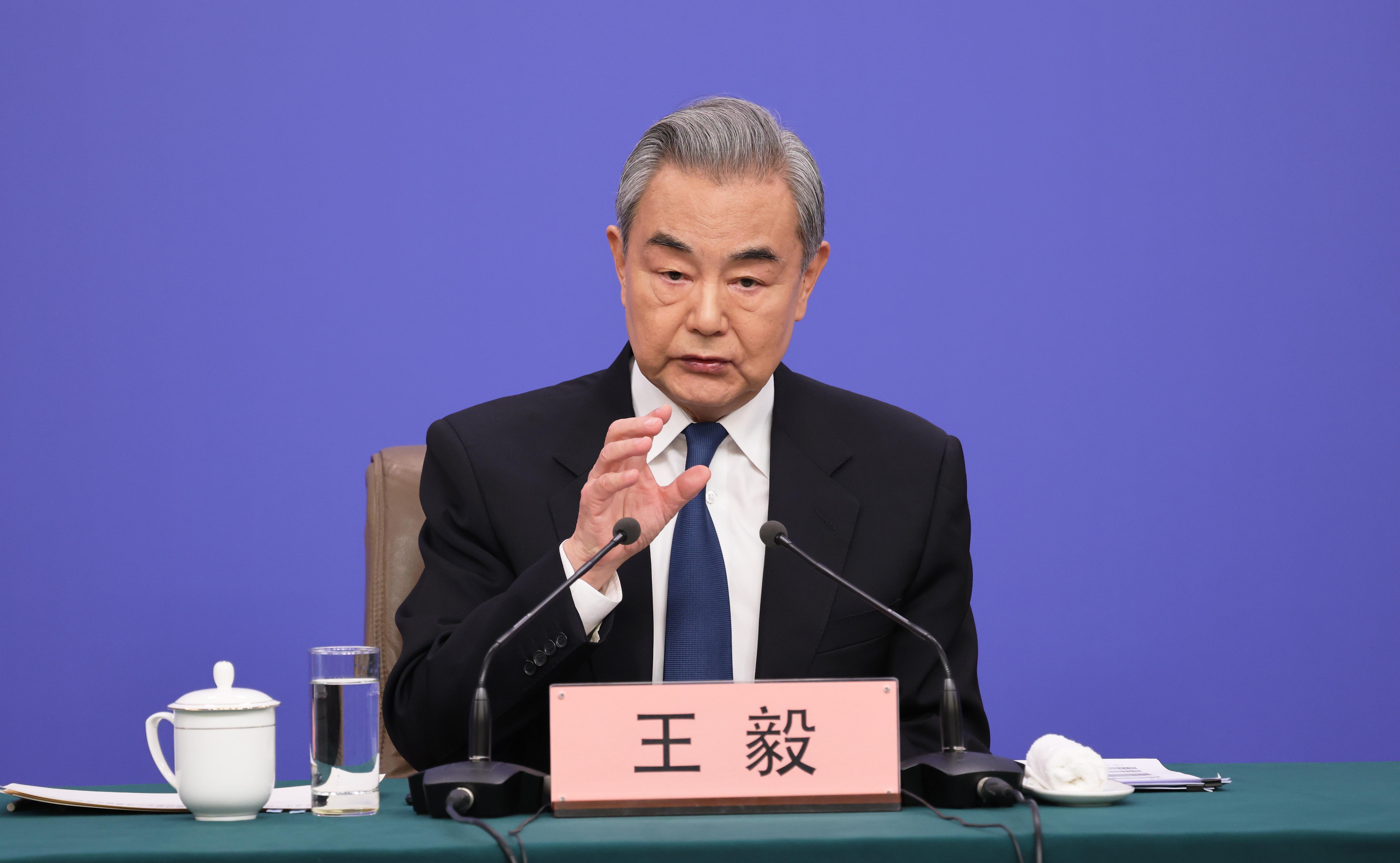 外交部长王毅回答中外记者提问