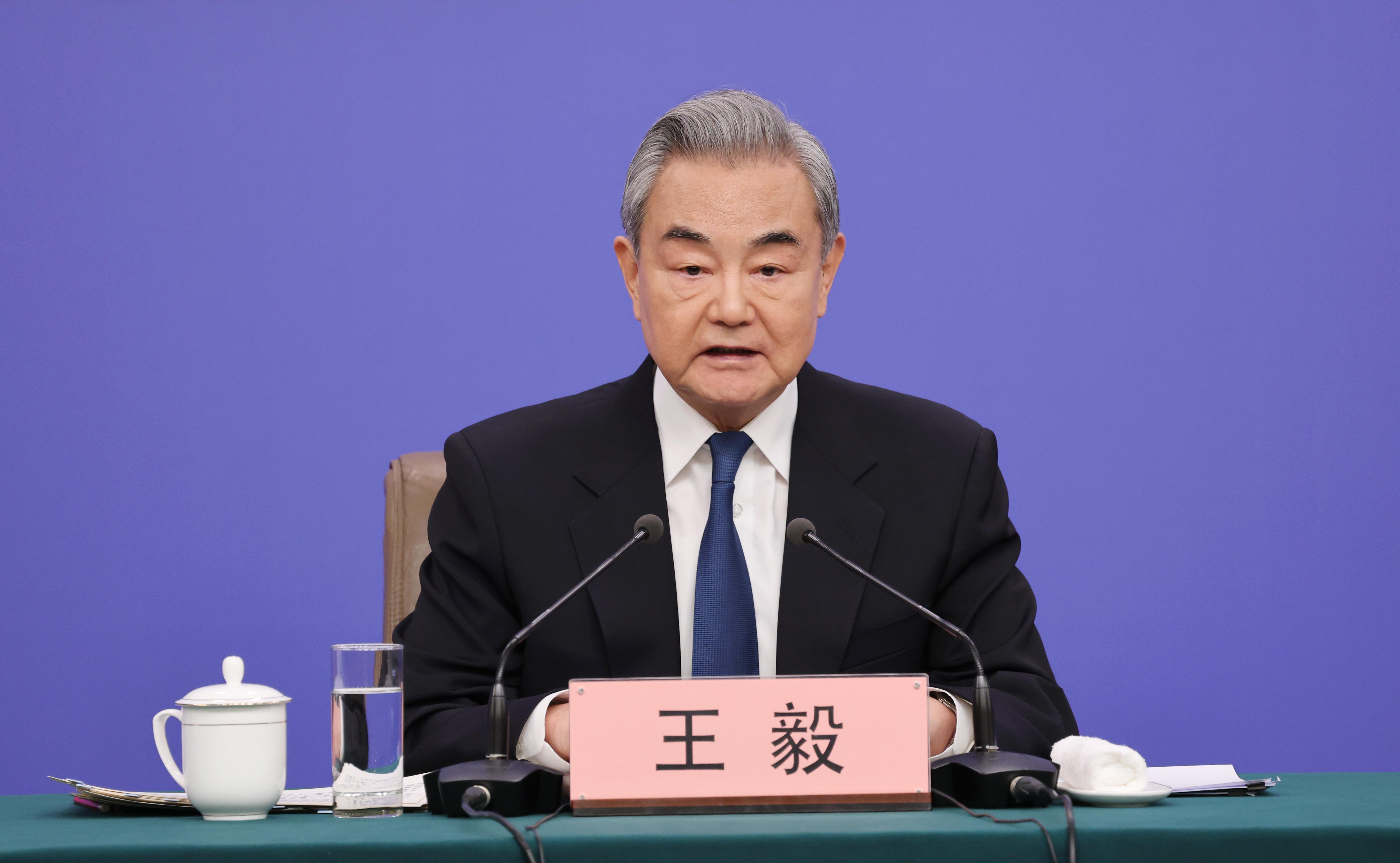 外交部长王毅回答中外记者提问