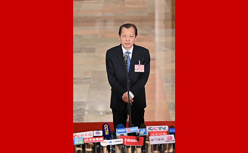 交通运输部部长刘伟接受媒体采访
