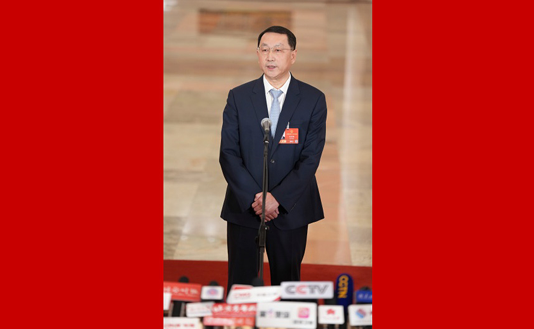 自然资源部部长关志鸥接受媒体采访