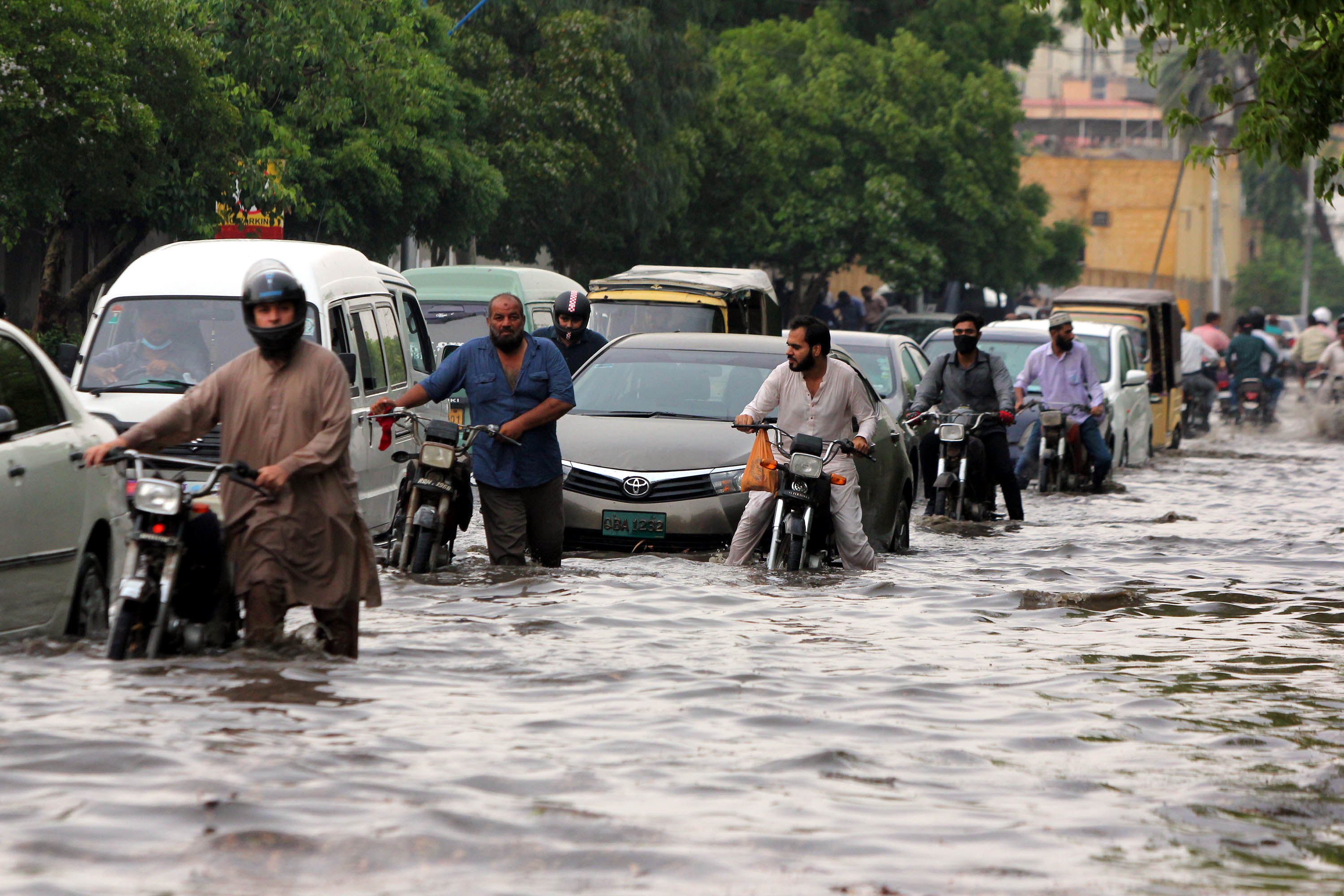 卡拉奇遭遇强降雨天气