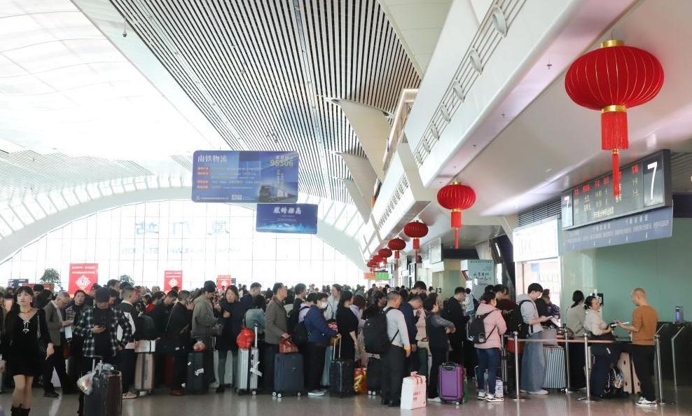 春运过半 我国交通出行人数累计为50.8亿人次