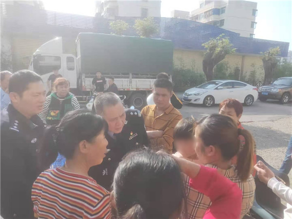 拐带人口_被拐带后儿童行乞图片(3)