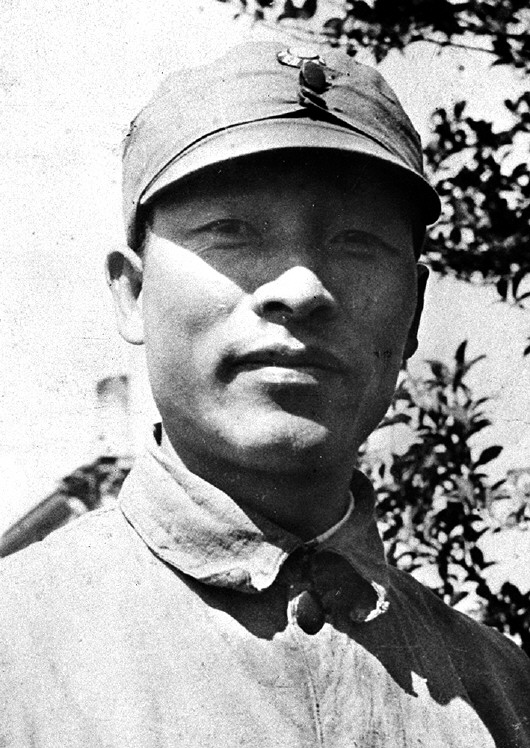 新华社记者 翟濯 "我们一定发扬彭雪枫将军的革命精神,一心向党