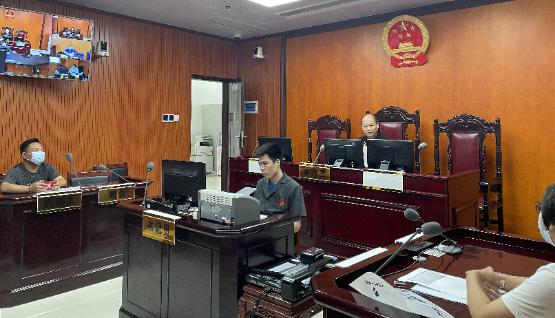 工作33年,一直扎根于远离县城的人民法庭,足迹遍及辖区的每个村落