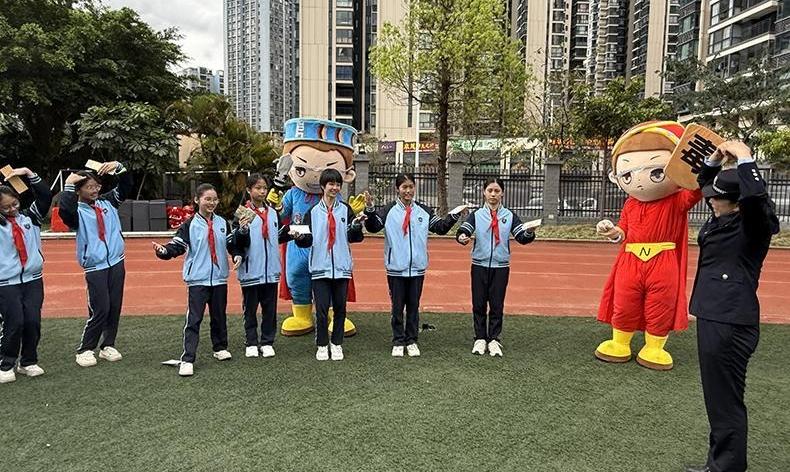 广西举办“开学法治第一课”活动