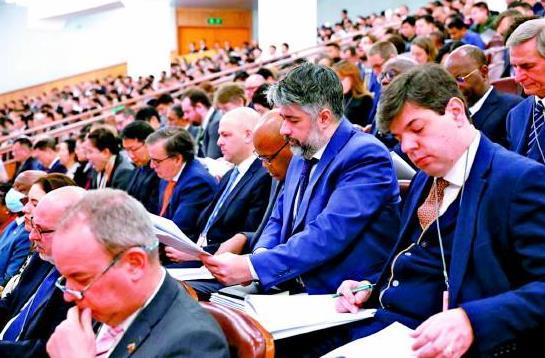 世界动荡之际，中国谋划未来