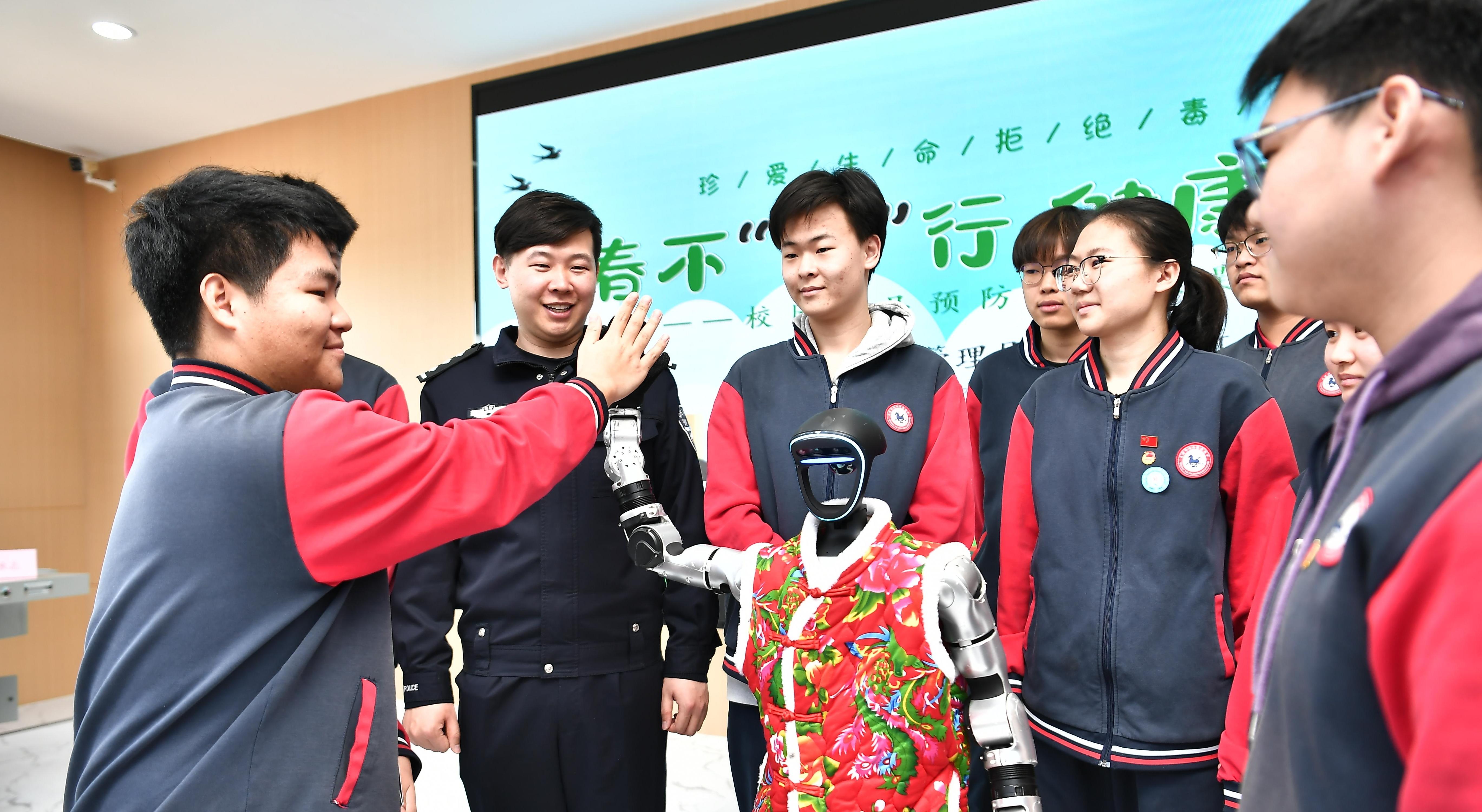 天津：“禁毒+科技”带来毒品预防教育新体验