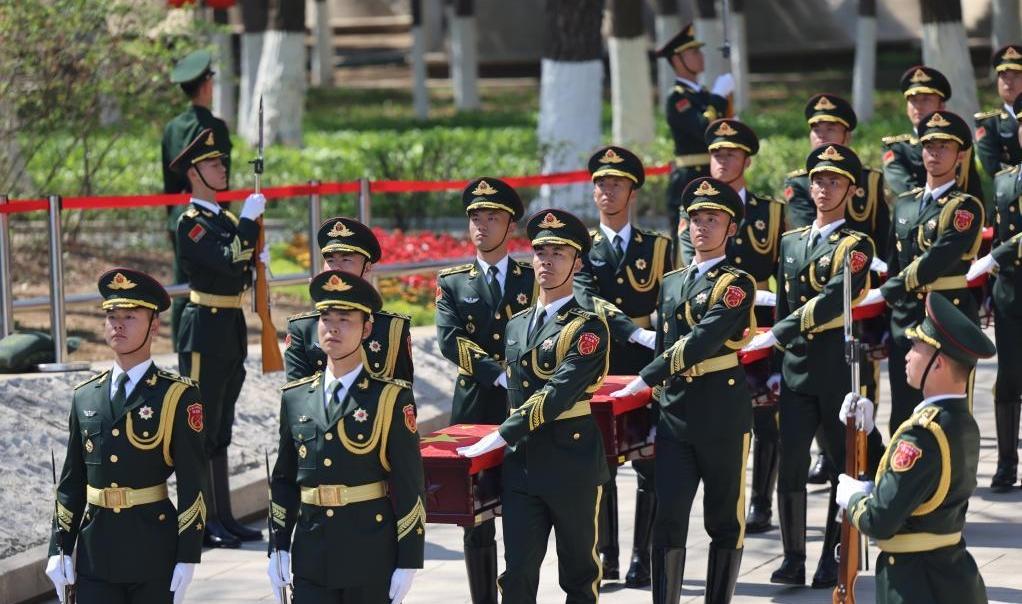 第十三批在韩中国人民志愿军烈士遗骸在沈阳安葬