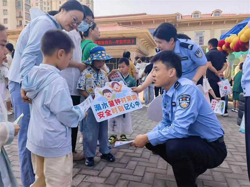 法治日报全媒体记者 孙立昊洋 马金顺 通讯员 余珊珊 左玉路 近年来,陕西省安康市宁陕县积极探索基层社会治理新模式,通过强化统筹协调、聚焦矛盾化解、深化治安防控等措施,推动资源整合、机制创新和人才(图1) 法治日报全媒体记者 孙立昊洋 马金顺 通讯员 余珊珊 左玉路 近年来,陕西省安康市宁陕县积极探索基层社会治理新模式,通过强化统筹协调、聚焦矛盾化解、深化治安防控等措施,推动资源整合、机制创新和人才(图1)
