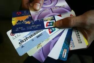 荆州警方摧毁一贩卖银行卡黑灰产业链