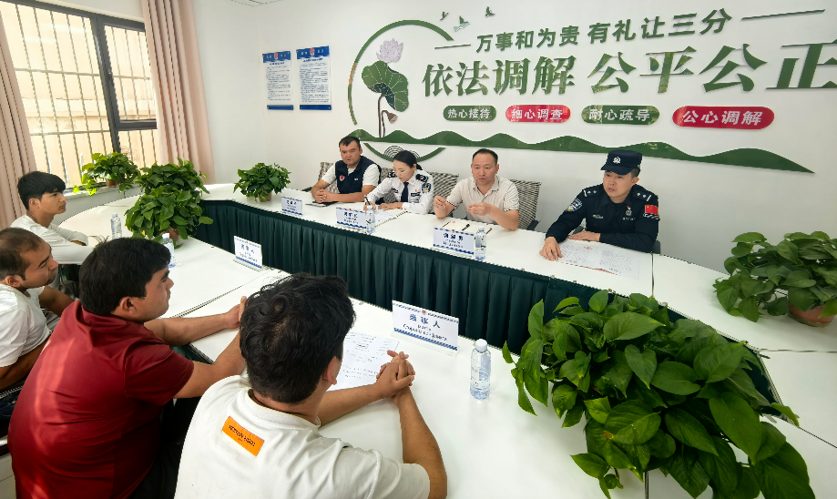 新疆乌恰县：做优涉外法律服务 为国际货运铺“法治坦途”