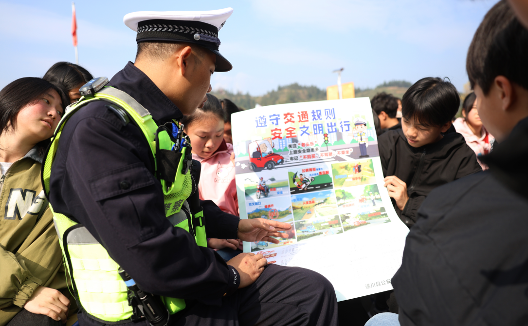 江西遂川：交通安全巡回宣传进校园