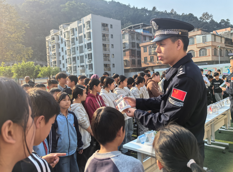 广西平孟边境派出所：禁毒宣传进校园 筑牢青少年拒毒防线