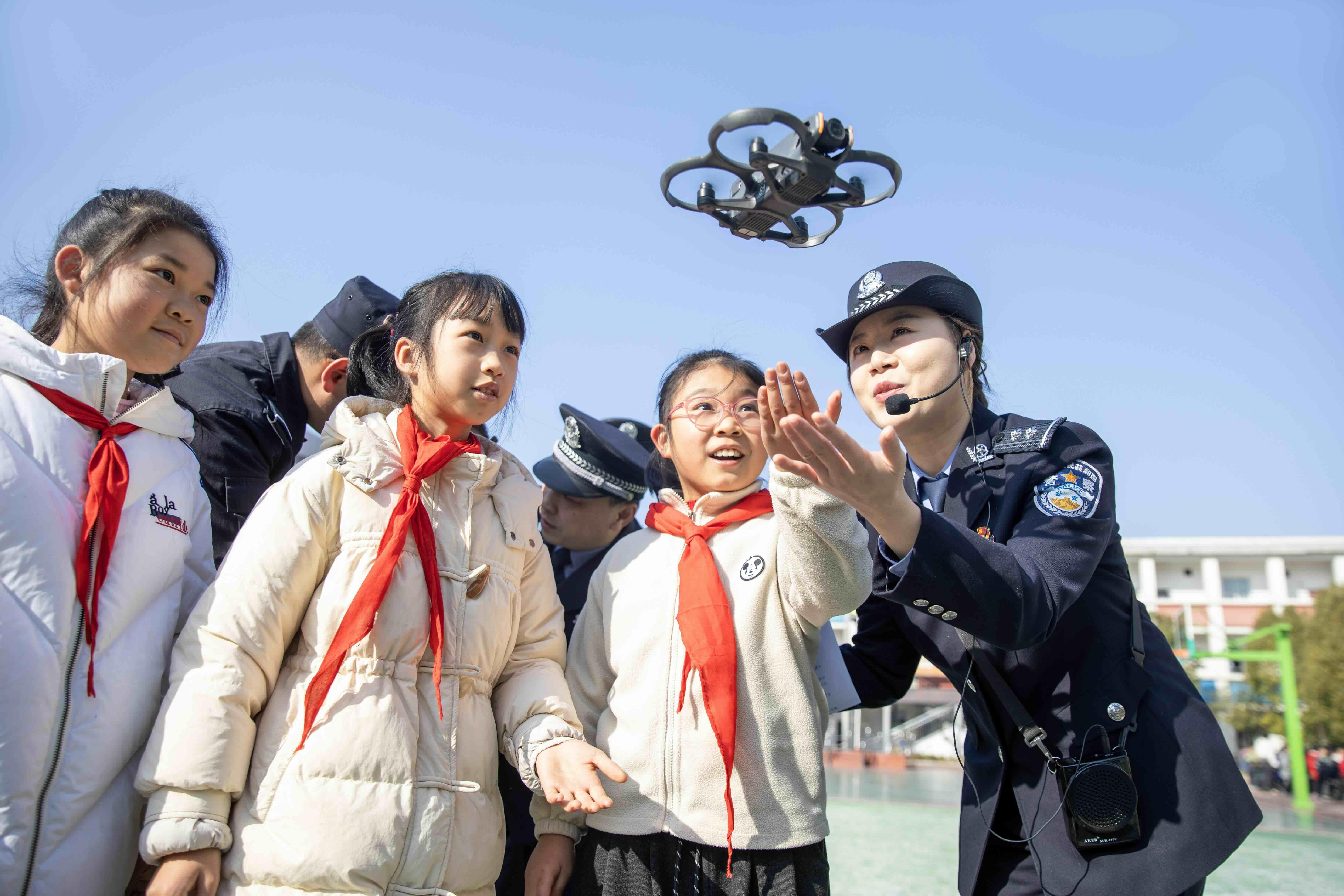 安全宣讲进校园