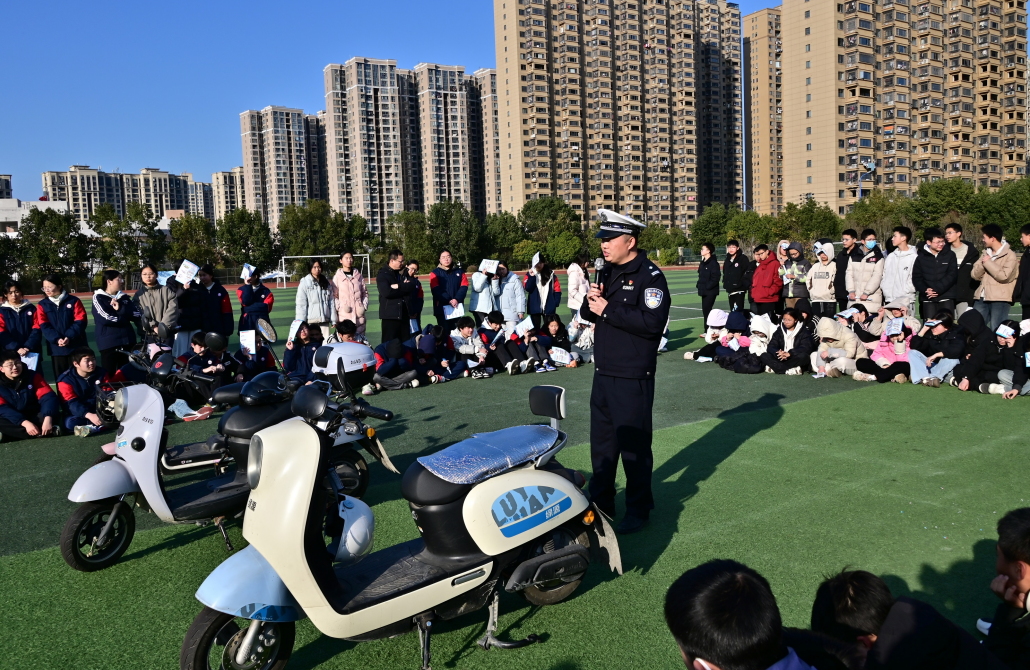 江西武宁：“期末课堂”助力学生寒假出行安全