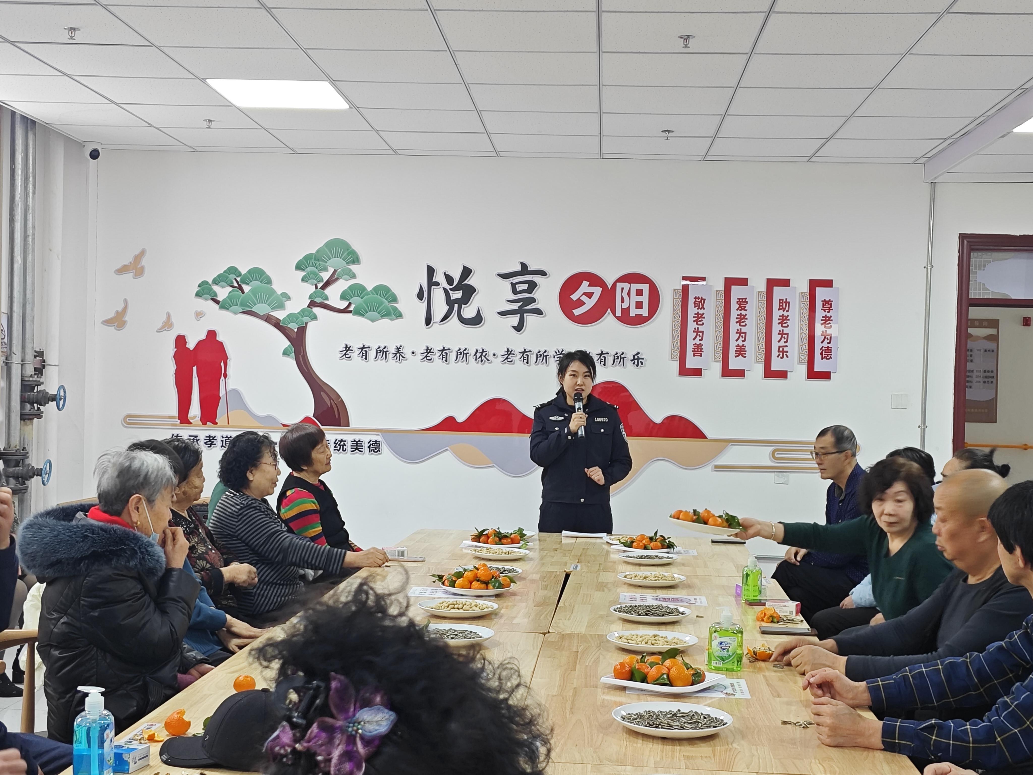 新疆沙湾：法治年货暖新春 普法惠民护平安