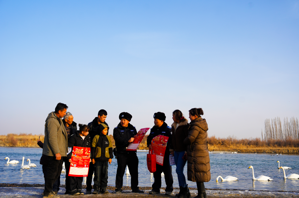 新疆兵团第二师：“天鹅卫士”擦亮生态警务金字招牌