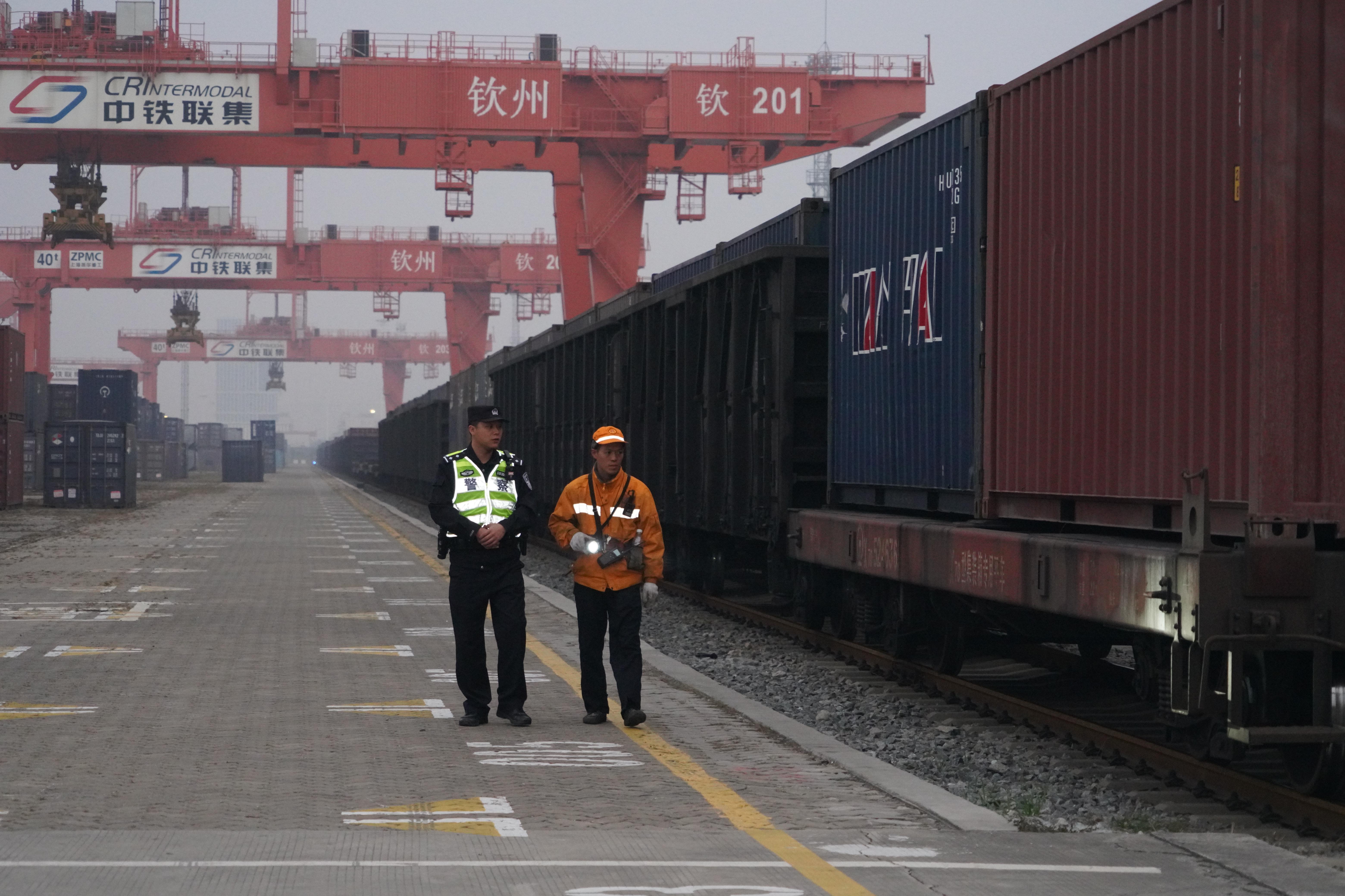 李浩伟：从“海军蓝”到“警察蓝” 初心不改护通途