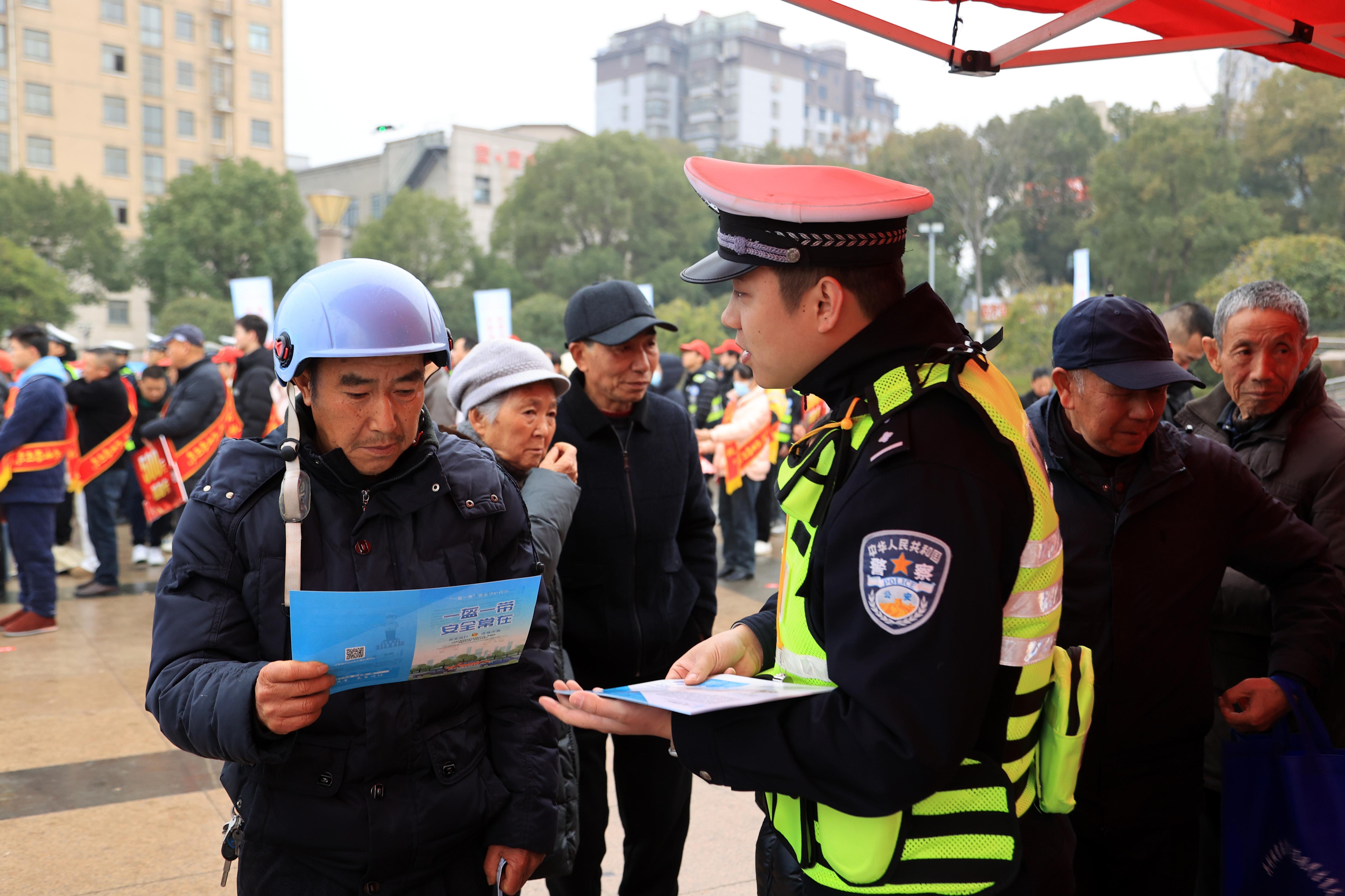 江西共青城：点亮文明细胞 引领交通文明