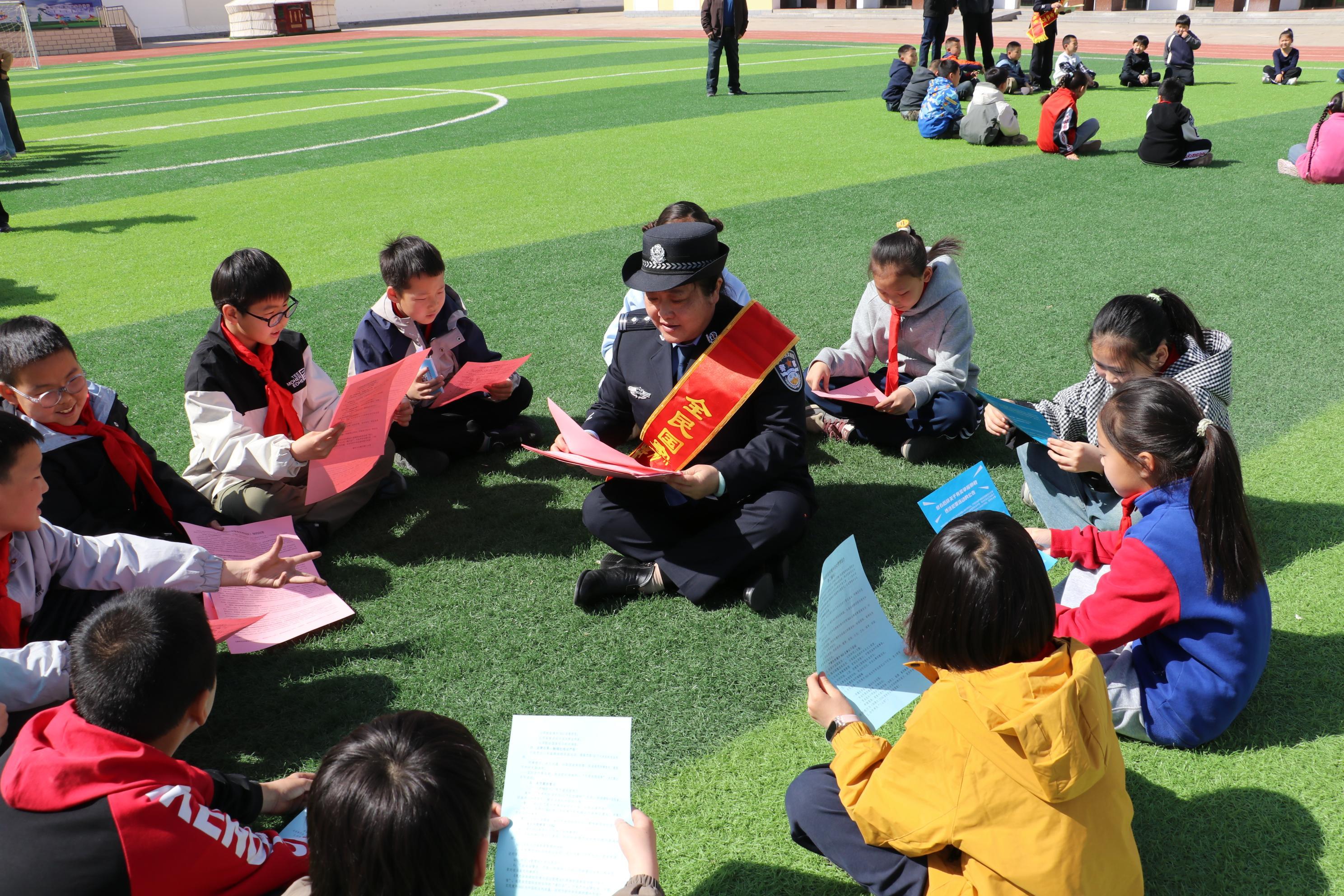 内蒙古乌兰察布市察哈尔右翼后旗公安机关走进学校开展国家安全宣传活动