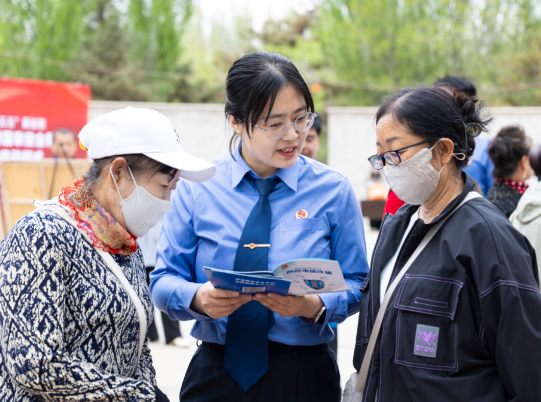 内蒙古乌海市检察院开展普法宣传活动
