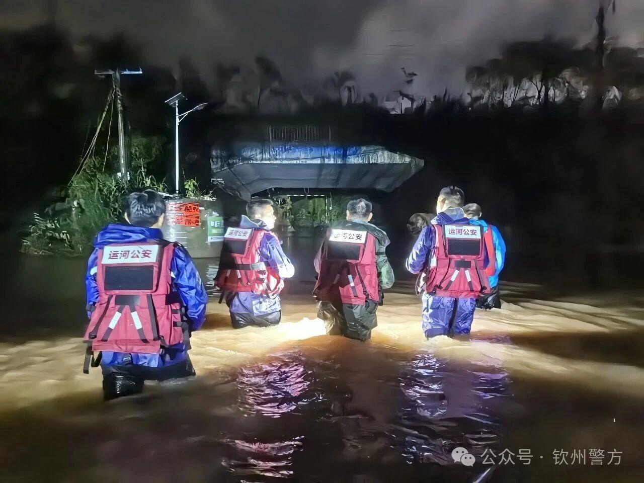 钦州公安连续抢险护民安