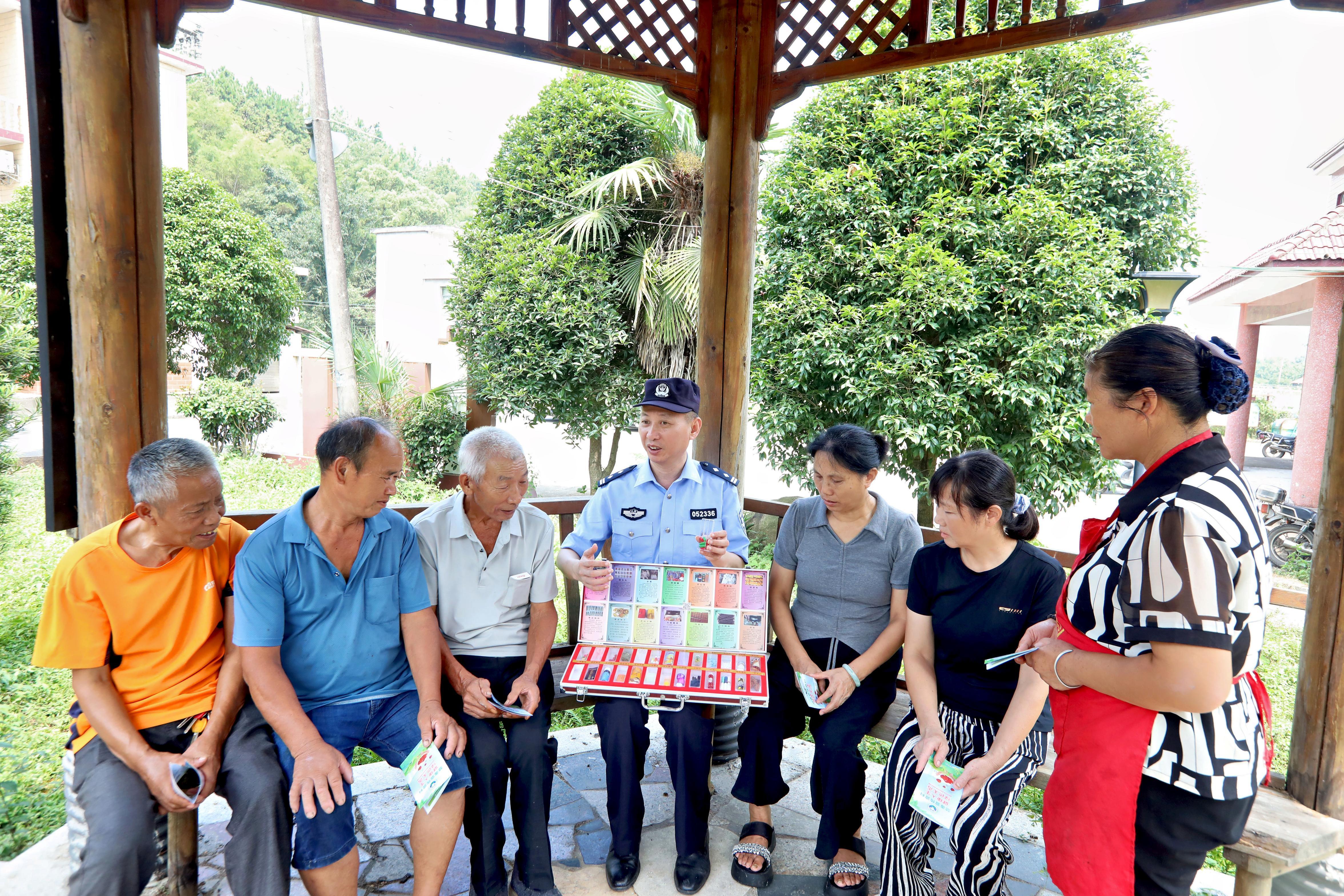 江西分宜：禁毒流动课堂进乡村