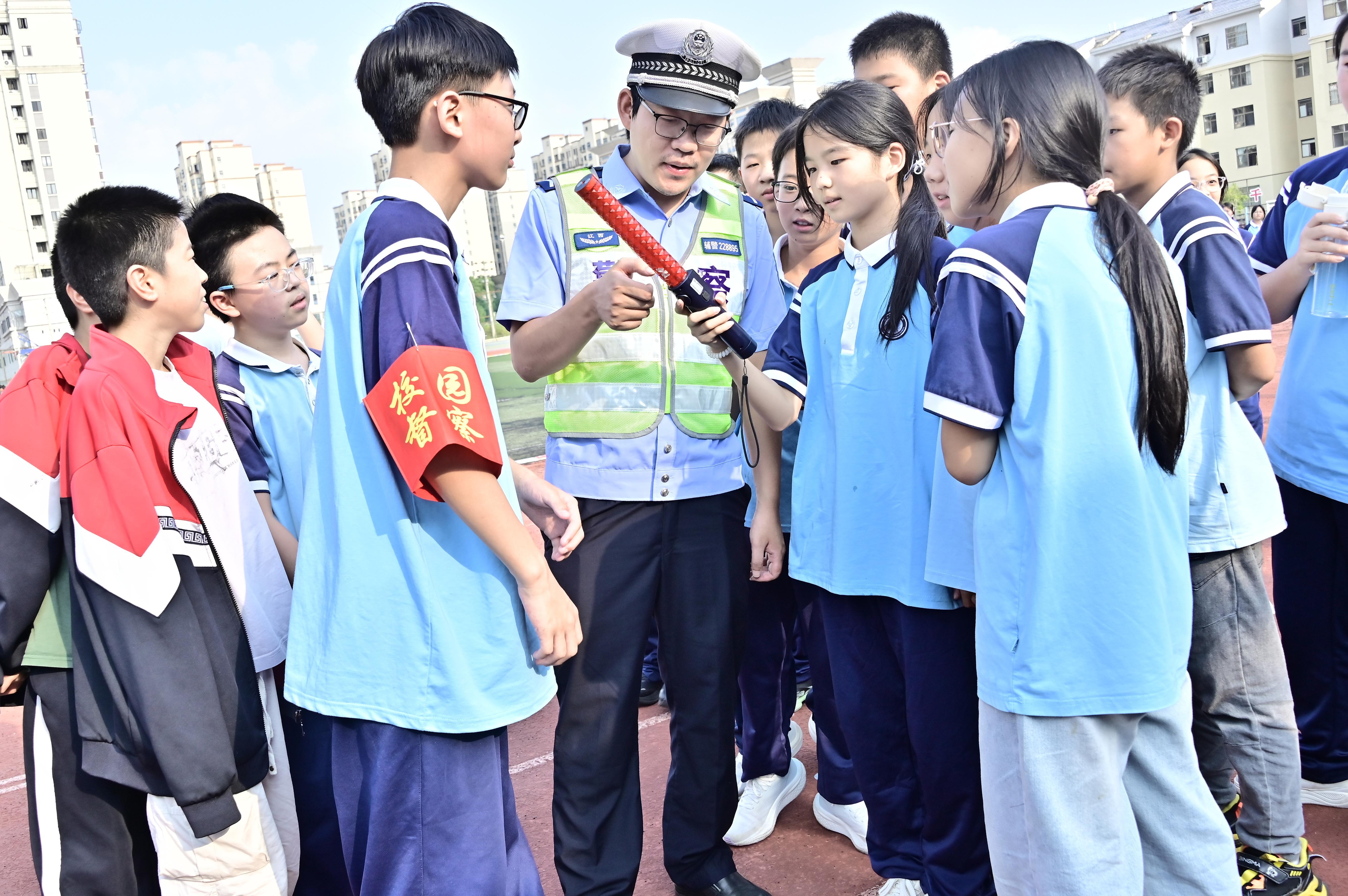江西武宁：交通安全宣传进校园