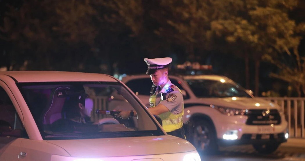 来宾公安立足主动警务预防警务 守护中秋小长假安定祥和