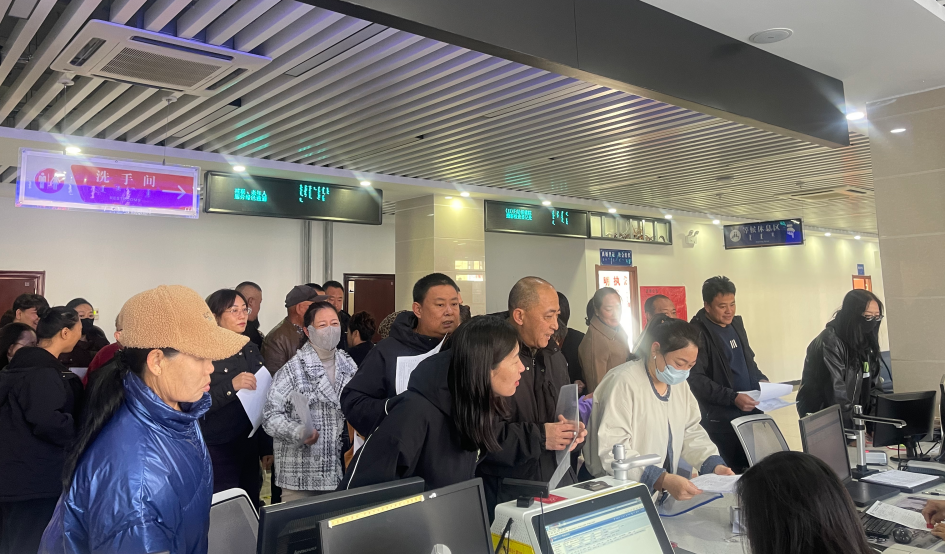 内蒙古巴林右旗公安错时服务护航高考资格审核