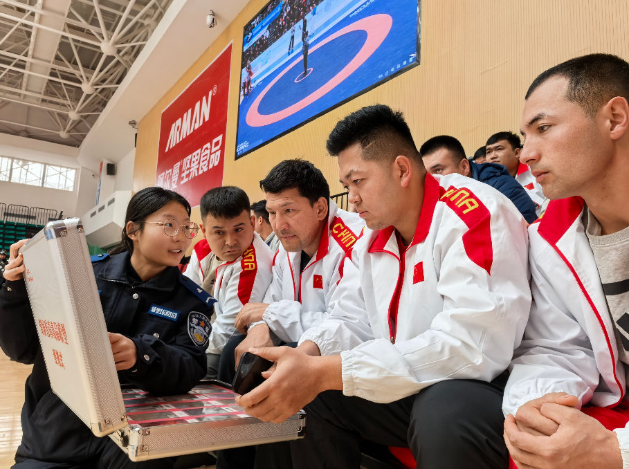 新疆巴楚：禁毒宣传进赛场