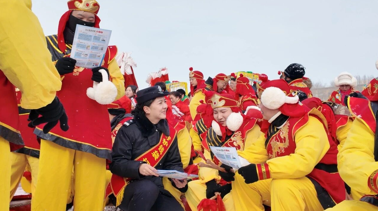 元宵节活动现场来了反诈宣传小分队