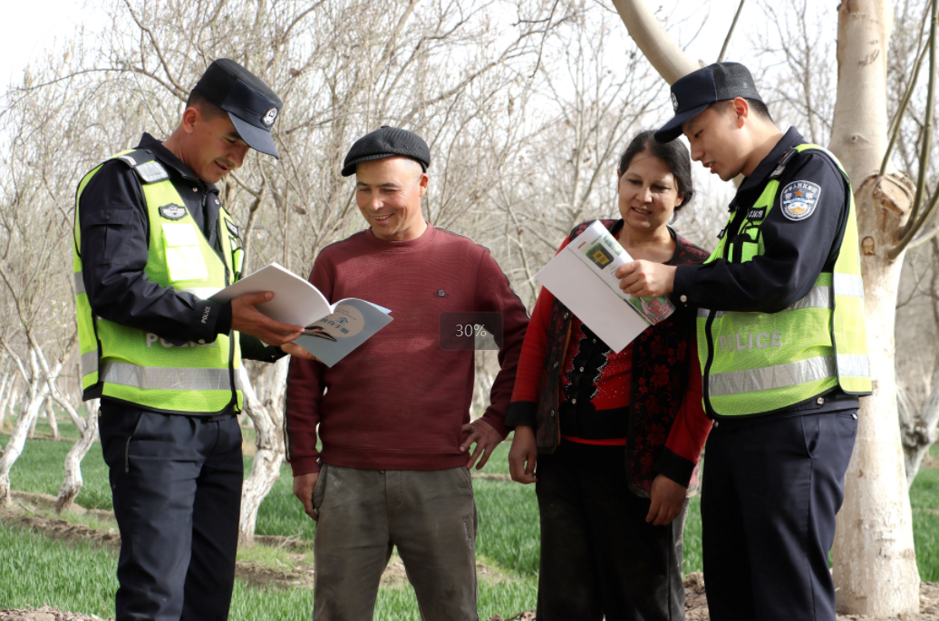喀铁公安：为春耕群众送去“平安”种子
